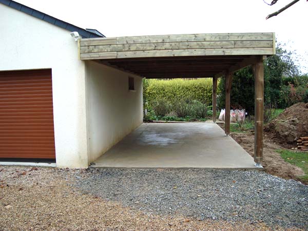 carport voiture adossé